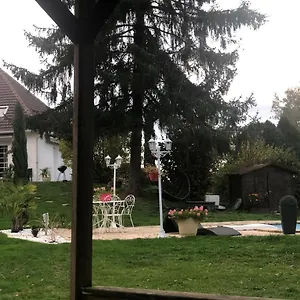 Privatunterkunft Un Petit Coin De Paradis Bressolles (Allier)
